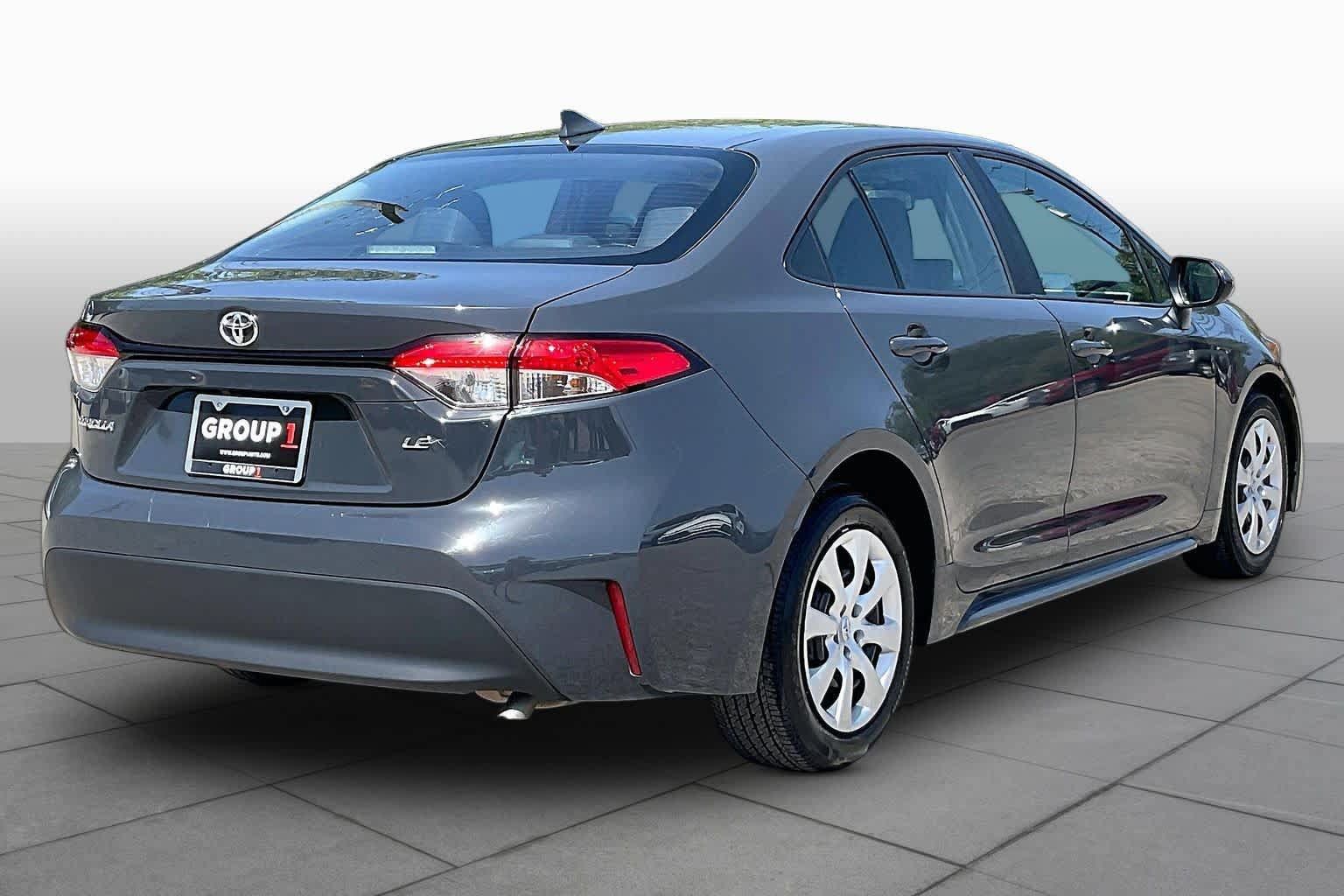 Used 2025 Toyota Corolla LE FWD image 13