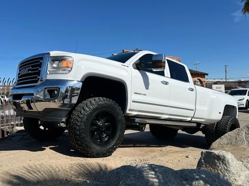 Used 2015 GMC Sierra 3500 SLT image 2