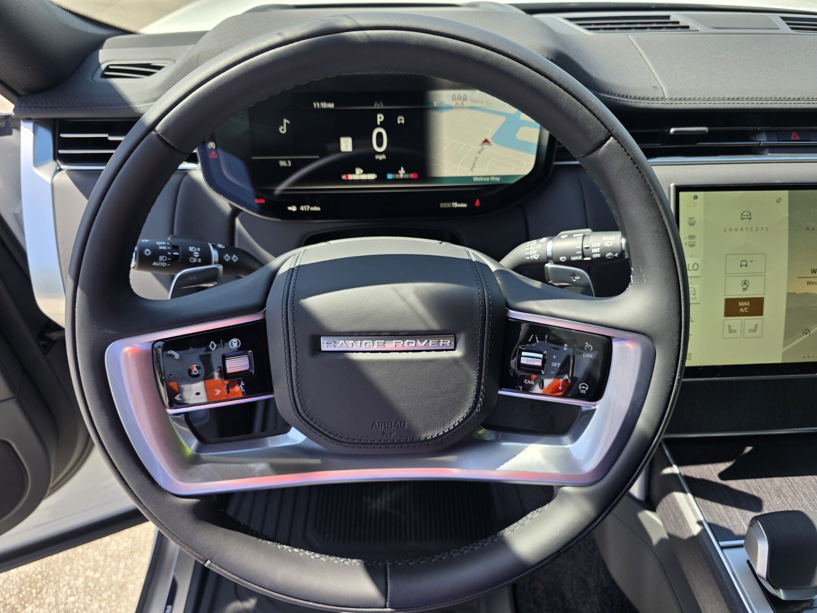 New 2026 Land Rover Range Rover Long Wheelbase SE AWD/4WD image 15