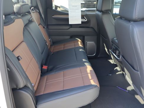 Certified 2025 Chevrolet Silverado 1500 High Country w/ Technology Package image 37