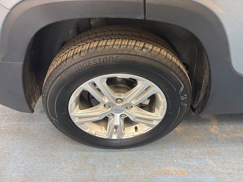 Certified 2024 GMC Terrain SLE image 5