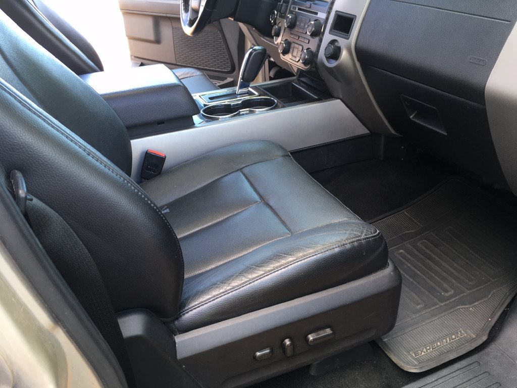 Used 2017 Ford Expedition Limited w/ Equipment Group 301A AWD/4WD image 34