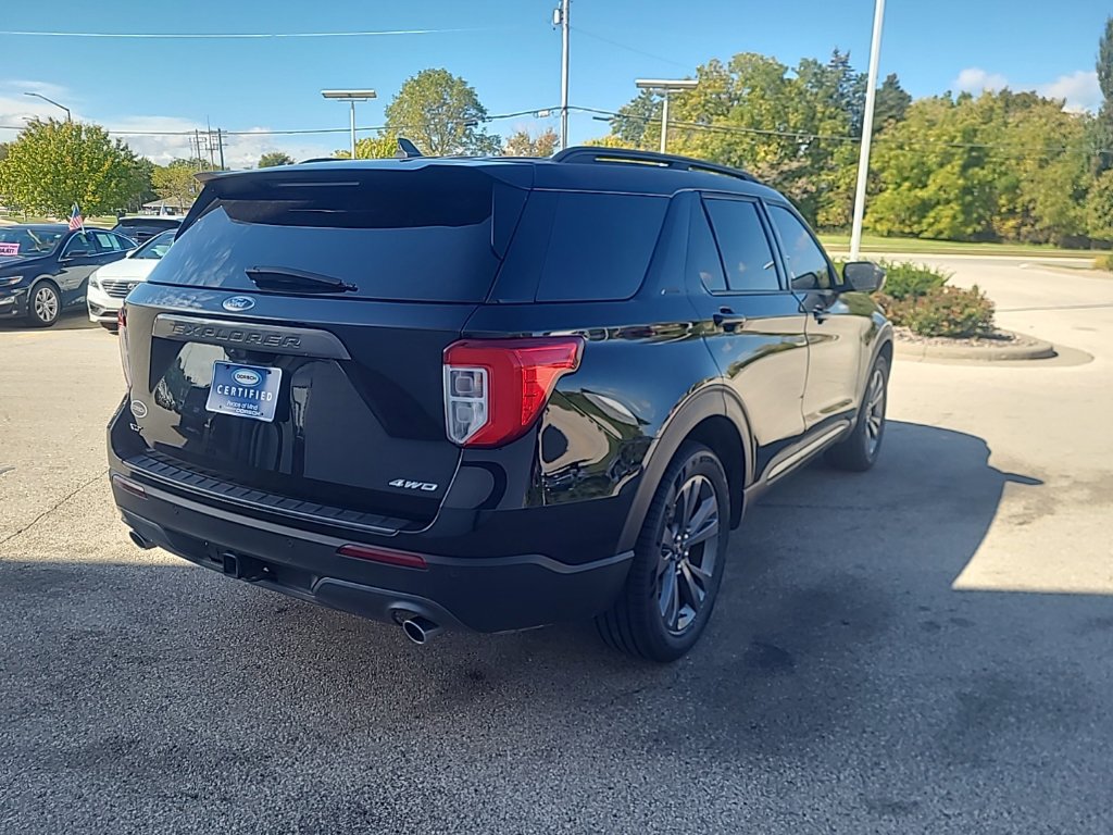 Used 2023 Ford Explorer XLT w/ Equipment Group 202A AWD/4WD image 6
