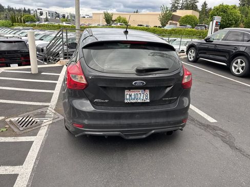 Used 2014 Ford Focus Titanium FWD image 5