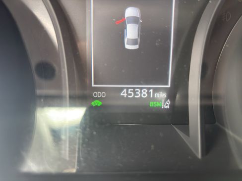 Used 2022 Toyota Camry LE w/ Cold Weather Package image 11