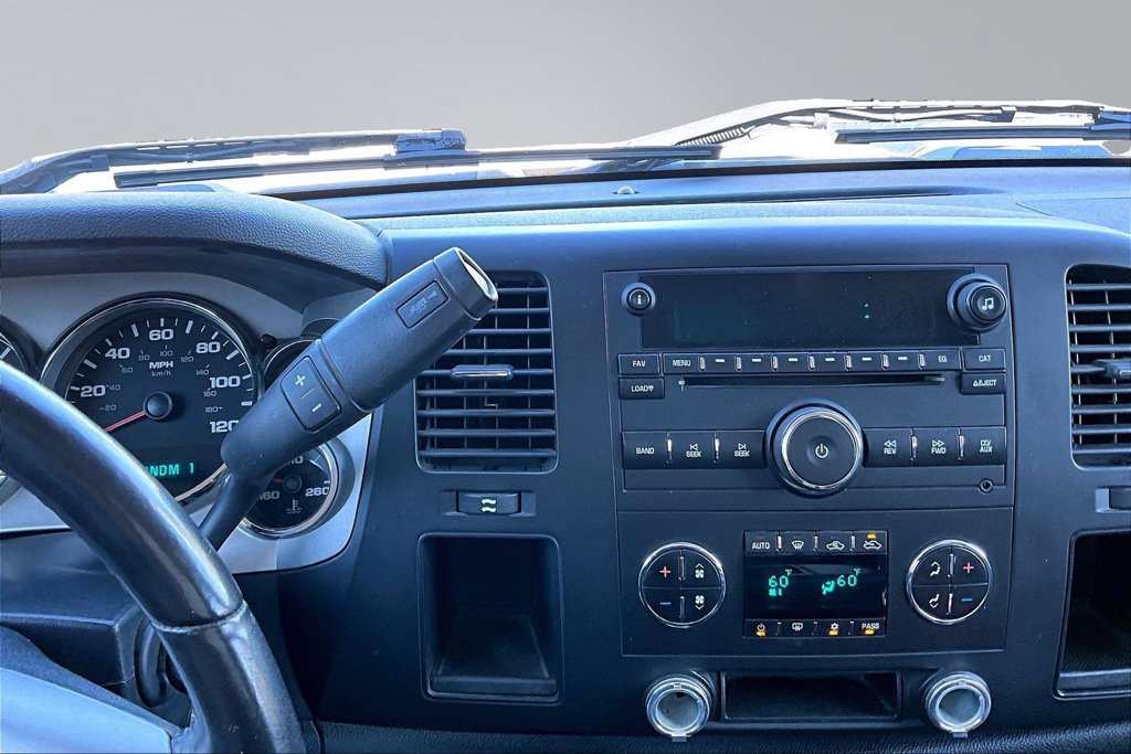 Used 2007 Chevrolet Silverado 2500 LT w/ 2LT Audio Package RWD image 10