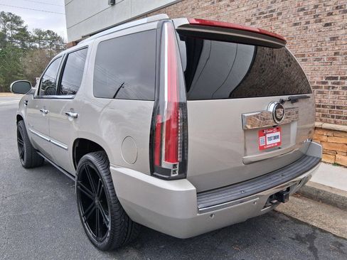 Used 2008 Cadillac Escalade 2WD image 3