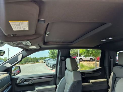 Used 2025 Chevrolet Silverado 1500 ZR2 w/ Technology Package AWD/4WD image 34
