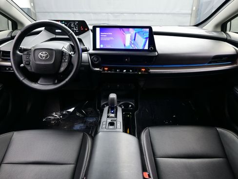 Used 2025 Toyota Prius XLE image 17