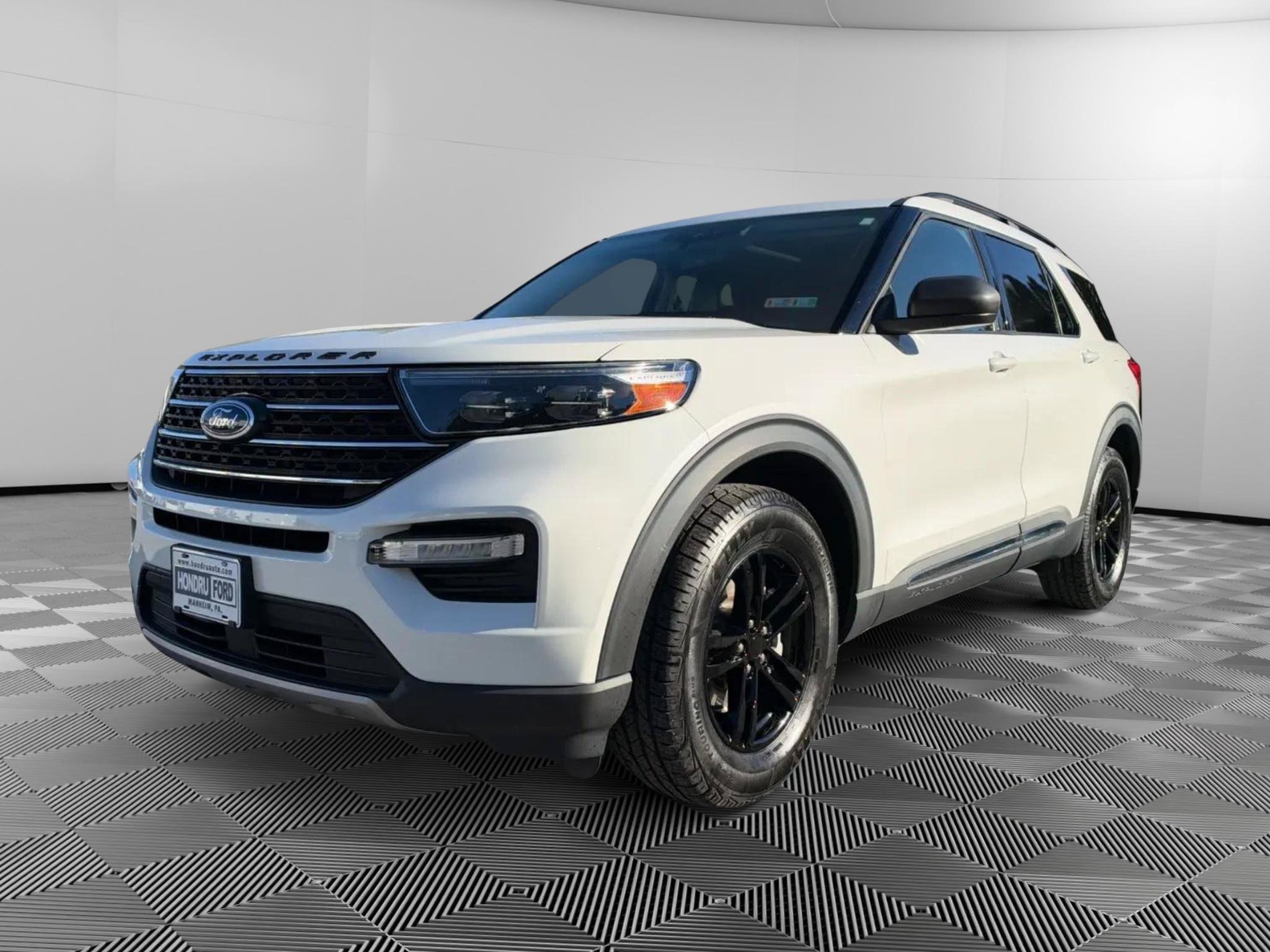 Used 2022 Ford Explorer XLT w/ Equipment Group 202A AWD/4WD image 1