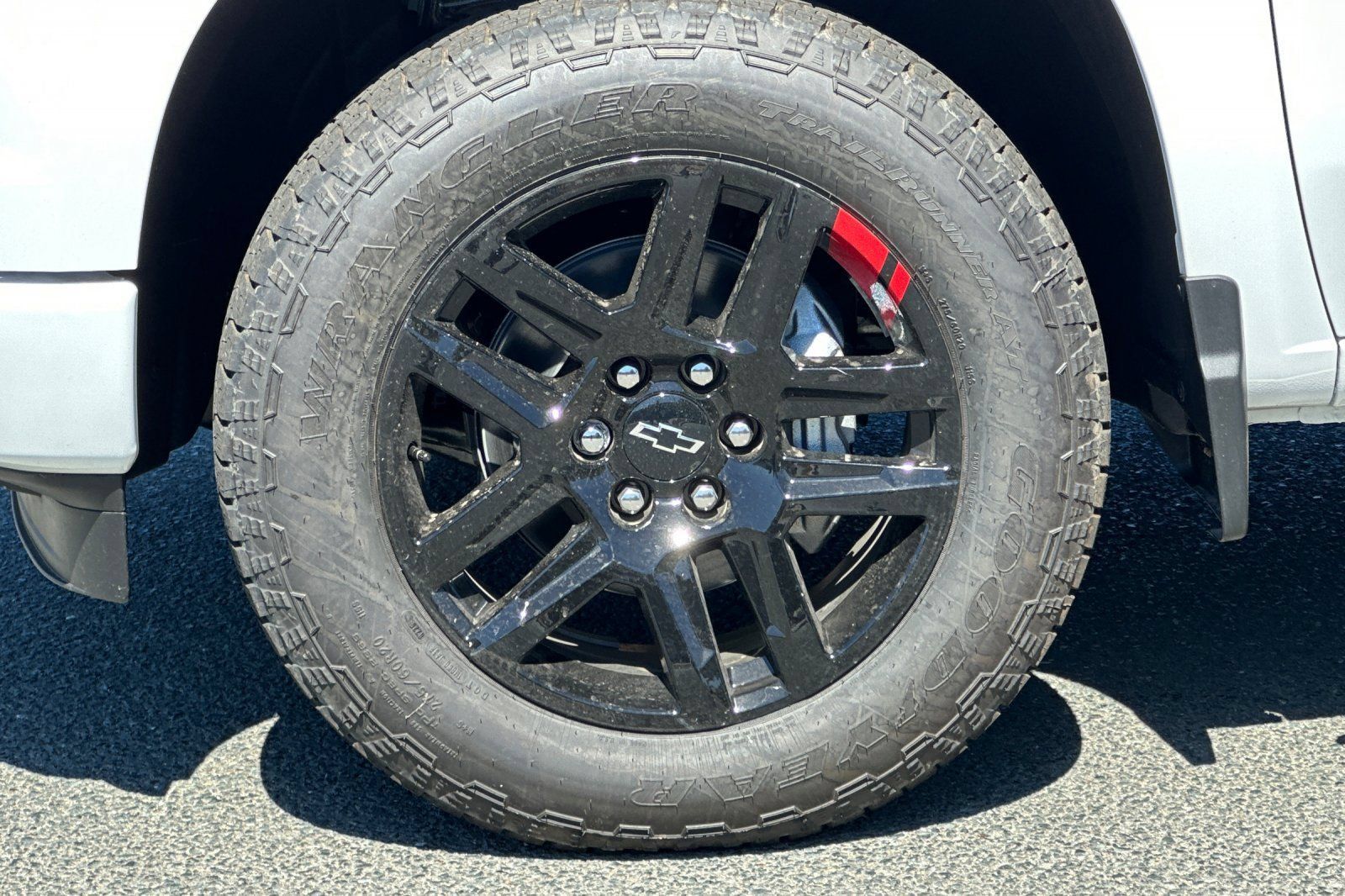 New 2026 Chevrolet Silverado 1500 RST w/ Redline Edition AWD/4WD image 30