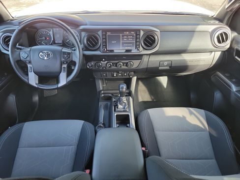 Used 2020 Toyota Tacoma TRD Sport image 10