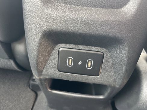 New 2025 Hyundai Venue Limited image 12