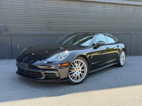 Certified 2018 Porsche Panamera 4 image 1