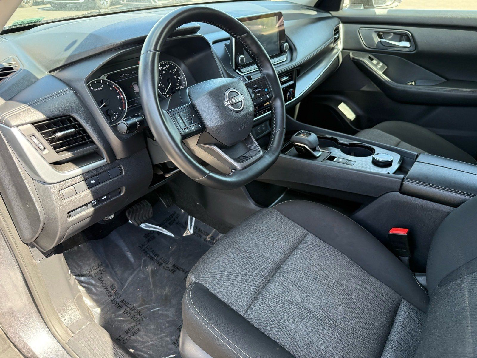 Used 2025 Nissan Rogue SV AWD/4WD image 12