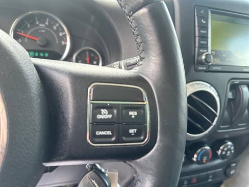 Used 2016 Jeep Wrangler Sahara w/ Connectivity Group AWD/4WD image 30
