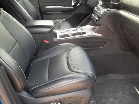 Used 2020 Ford Explorer ST w/ ST Street Pack image 7