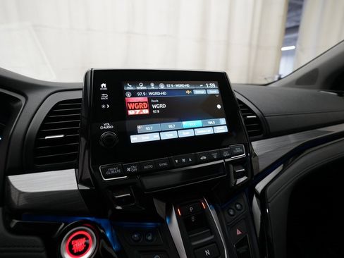Used 2024 Honda Odyssey Elite image 6