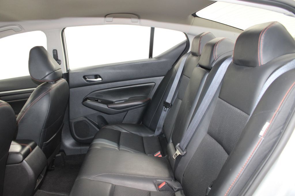 Used 2024 Nissan Altima 2.5 SR FWD image 16