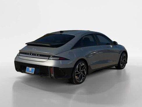 Used 2025 Hyundai Ioniq 6 SEL RWD image 5