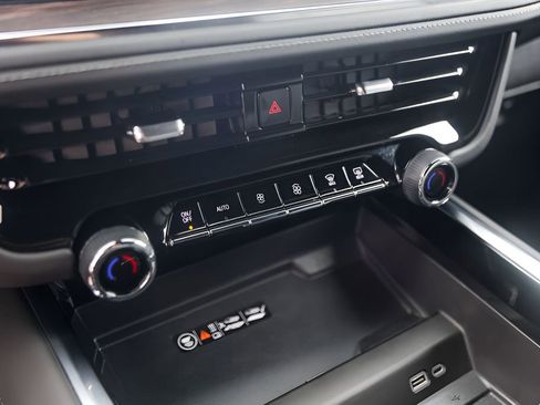 Used 2025 Chevrolet Tahoe LT image 21