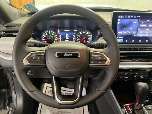 Used 2024 Jeep Compass Limited image 22