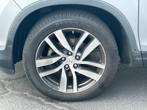 Used 2018 Honda Pilot Touring image 12