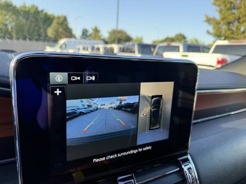 Used 2019 Lincoln Navigator Reserve AWD/4WD image 30