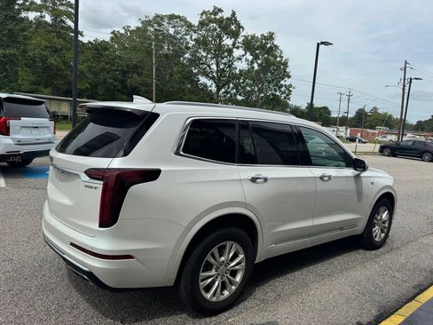 Certified 2024 Cadillac XT6 Luxury w/ LPO, Floor Liner Package AWD/4WD image 12