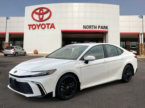 Used 2026 Toyota Camry SE w/ Multimedia Upgrade Package FWD image 1