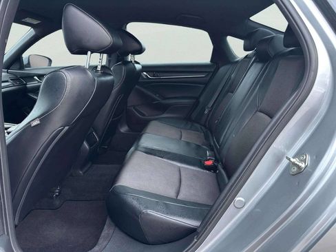 Used 2018 Honda Accord Sport image 11