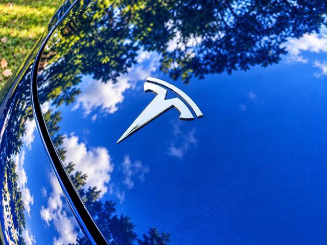 Used 2022 Tesla Model 3 Long Range AWD/4WD image 9