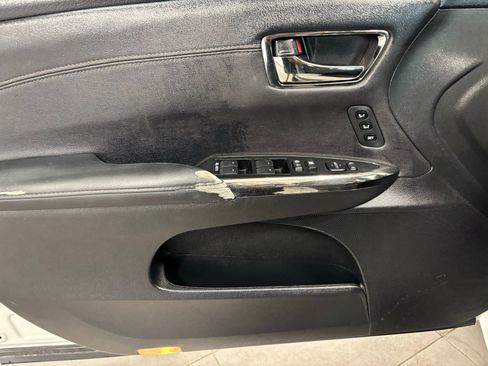 Used 2014 Toyota Avalon Limited w/ Technology Package image 18