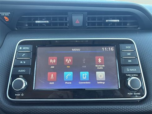 Used 2025 Nissan Kicks Play S image 11