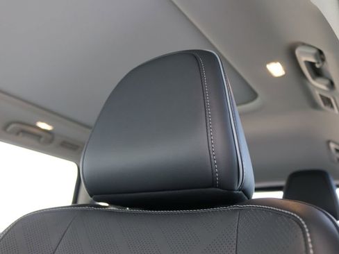 Certified 2025 INFINITI QX80 Luxe image 17