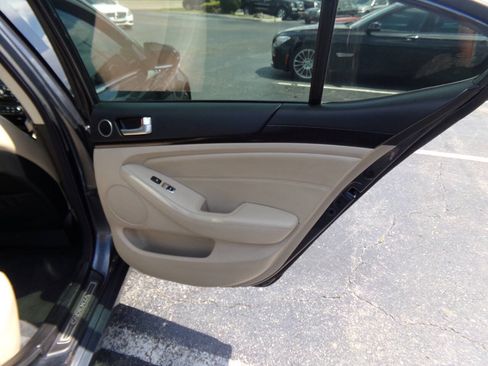 Used 2015 Kia Cadenza Premium w/ Luxury Package FWD image 28