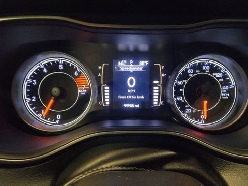 Used 2019 Jeep Cherokee Latitude Plus FWD image 23