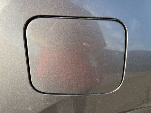 Used 2018 Nissan Rogue S image 47