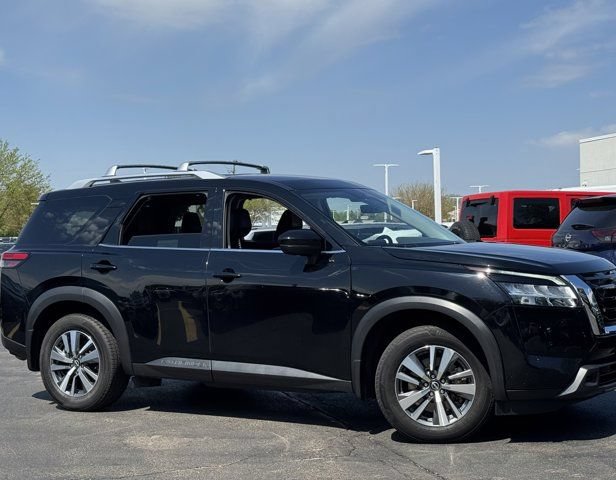 Used 2024 Nissan Pathfinder SL AWD/4WD image 31