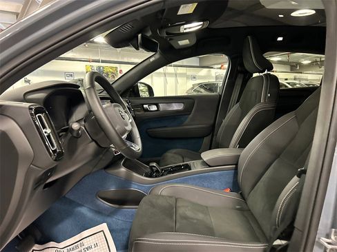 Certified 2023 Volvo C40 P8 Recharge Ultimate image 10