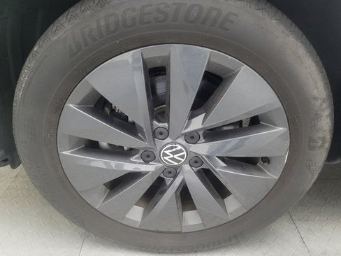 Used 2023 Volkswagen Taos S FWD image 31
