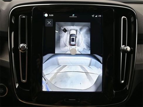 New 2026 Volvo XC40 B5 Plus w/ Protection Package Premier image 22