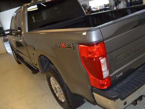 Used 2022 Ford F250 XLT w/ XLT Premium Package AWD/4WD image 5
