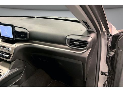 Used 2023 Ford Explorer XLT w/ Equipment Group 202A image 17