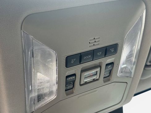 Used 2023 Toyota RAV4 XLE Premium image 28