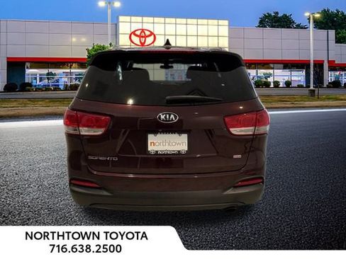 Used 2018 Kia Sorento LX image 24