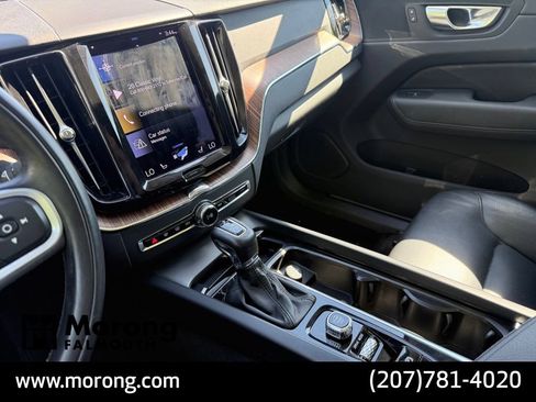 Used 2021 Volvo XC60 T6 Momentum w/ Premium Package AWD/4WD image 39