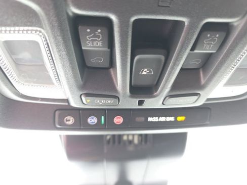 Used 2025 GMC Sierra 2500 AT4 w/ Technology Package image 29