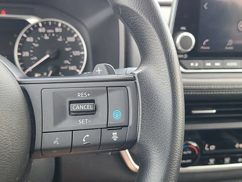 Used 2024 Nissan Rogue SV AWD/4WD image 18