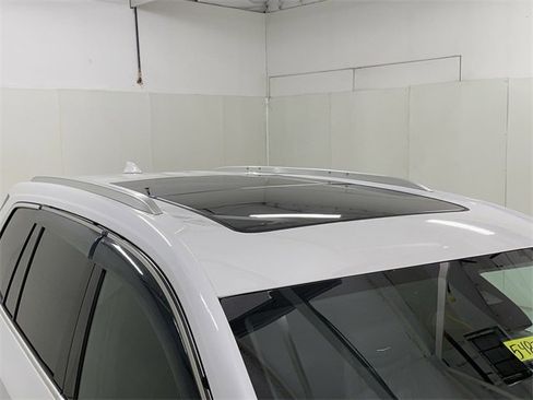 Certified 2023 Cadillac XT6 Premium Luxury w/ LPO, Floor Liner Package image 19